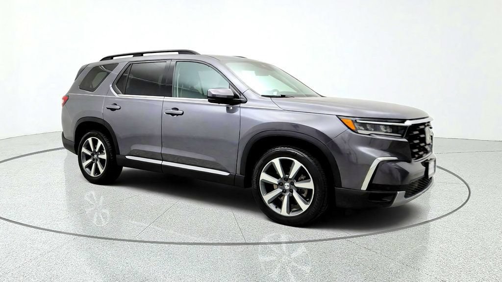 Used 2023 Honda Pilot Elite image 3