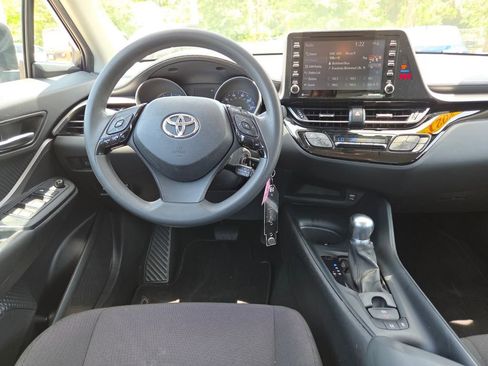 Used 2021 Toyota C-HR LE FWD image 7