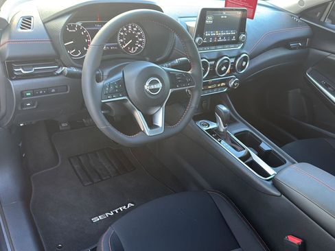 Used 2025 Nissan Sentra SR w/ Lighting Package image 14