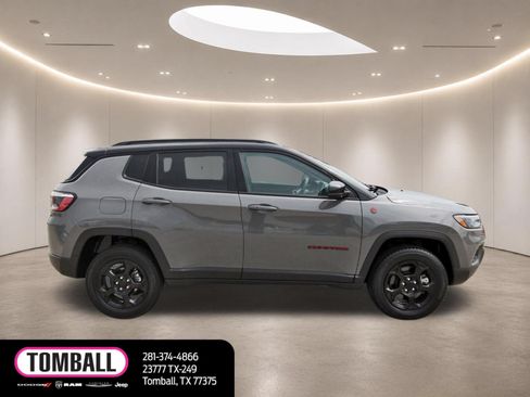 Used 2023 Jeep Compass Trailhawk AWD/4WD image 8