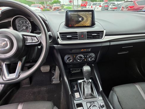 Used 2017 MAZDA MAZDA3 Sport w/ Preferred Equipment Package FWD image 6