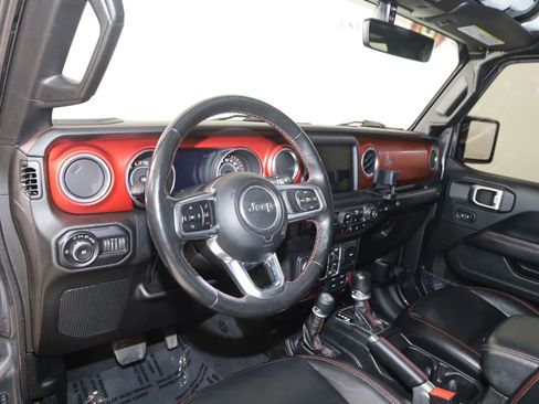 Used 2018 Jeep Wrangler Unlimited Rubicon w/ Dual Top Group AWD/4WD image 28