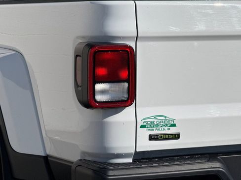 Used 2022 Jeep Gladiator Sport image 29