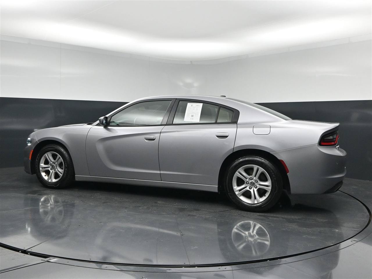 Used 2016 Dodge Charger SE w/ Popular Equipment Group RWD image 8