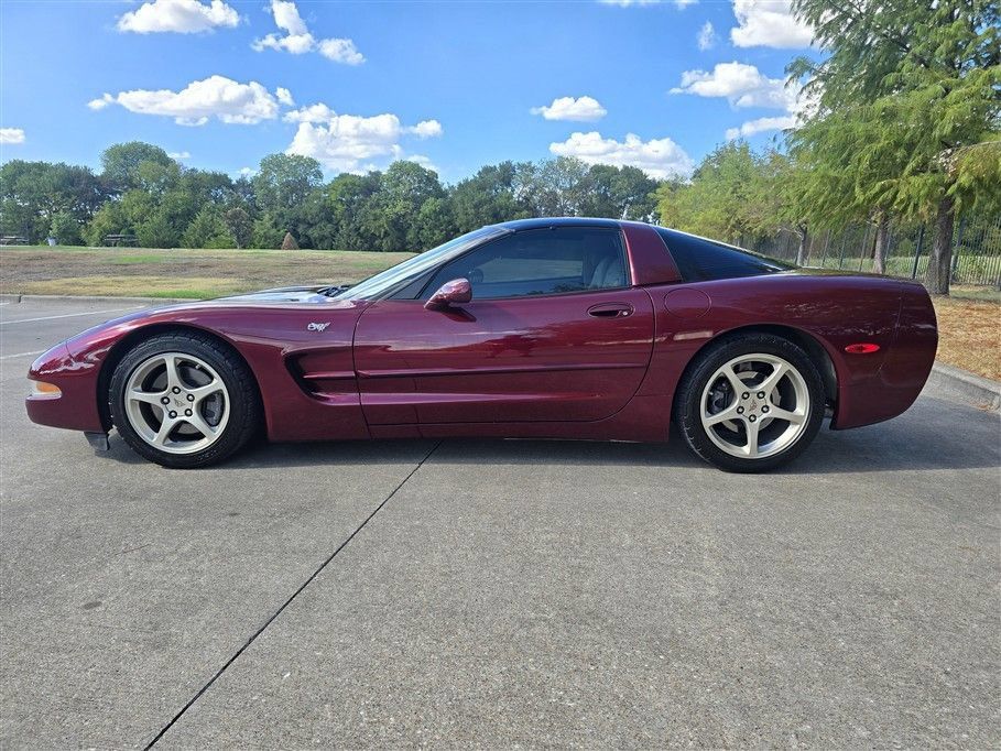 Used 2003 Chevrolet Corvette Coupe w/ Preferred Equipment Group RWD image 5