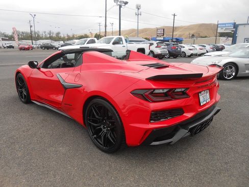 Used 2024 Chevrolet Corvette Z06 RWD image 6