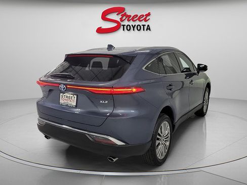Certified 2024 Toyota Venza XLE AWD/4WD image 4