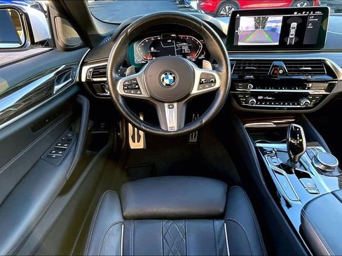 Used 2022 BMW 540i xDrive w/ M Sport Package image 8
