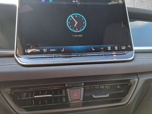 New 2026 Volkswagen Tiguan SE R-Line image 9