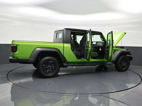 Used 2025 Jeep Gladiator Sport AWD/4WD image 31