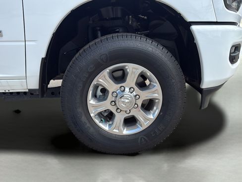 New 2025 RAM 2500 Big Horn AWD/4WD image 9