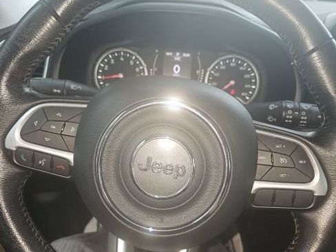Used 2015 Jeep Renegade Latitude w/ Popular Equipment Group AWD/4WD image 23