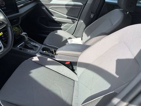 Used 2025 Volkswagen Jetta Sport FWD image 3