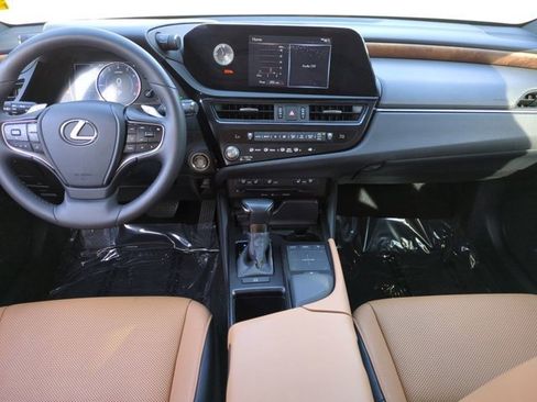 Certified 2022 Lexus ES 350 w/ Premium Package image 14