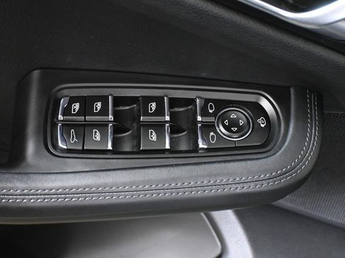 Used 2023 Porsche Macan Turbo AWD/4WD image 34