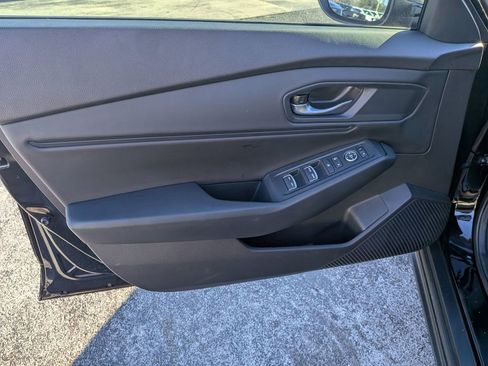 Used 2025 Honda Accord SE image 11