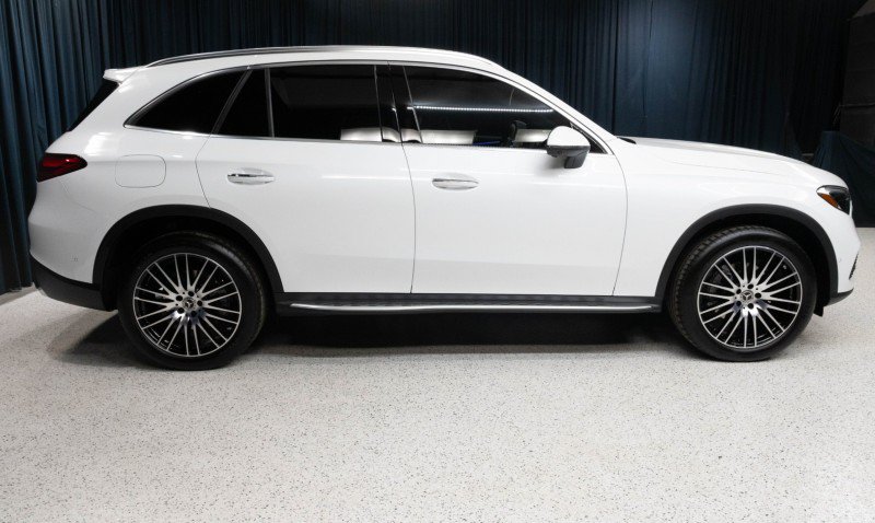 New 2027 Mercedes-Benz GLC 300 image 4