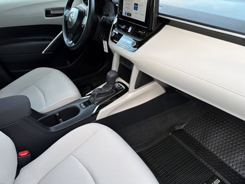 Certified 2025 Toyota Corolla Cross L image 16