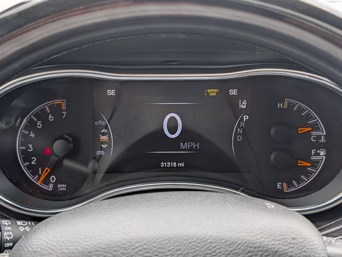 Used 2019 Jeep Grand Cherokee Overland AWD/4WD image 21