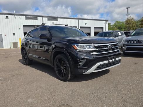 Used 2023 Volkswagen Atlas Cross Sport SE w/ Panoramic Sunroof Package AWD/4WD image 2