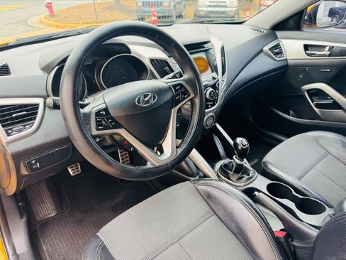 Used 2013 Hyundai Veloster image 15
