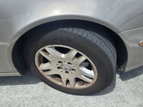 Used 2005 Mercedes-Benz E 320 Sedan image 7