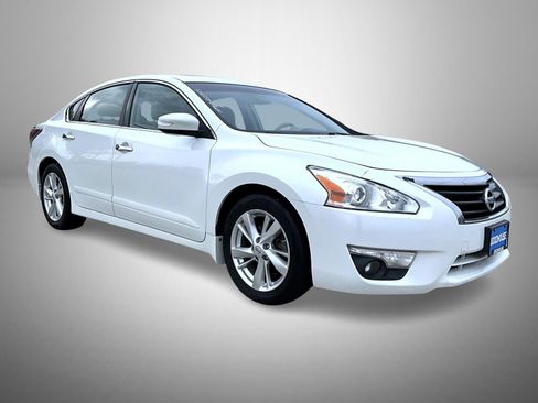 Used 2015 Nissan Altima 2.5 SL w/ Moonroof Package FWD image 3