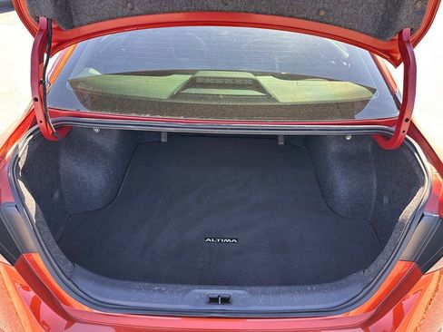 Used 2019 Nissan Altima 2.5 SR w/ SR Premium Package image 28