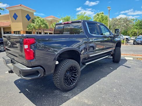 Used 2024 Chevrolet Silverado 1500 High Country w/ High Country Premium Package image 8