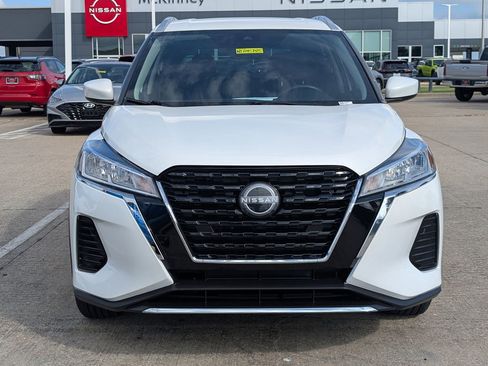 Used 2022 Nissan Kicks SV FWD image 6