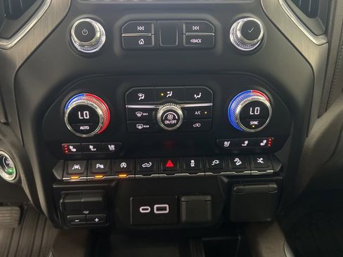 Used 2020 GMC Sierra 1500 Denali w/ Denali Ultimate Package image 17