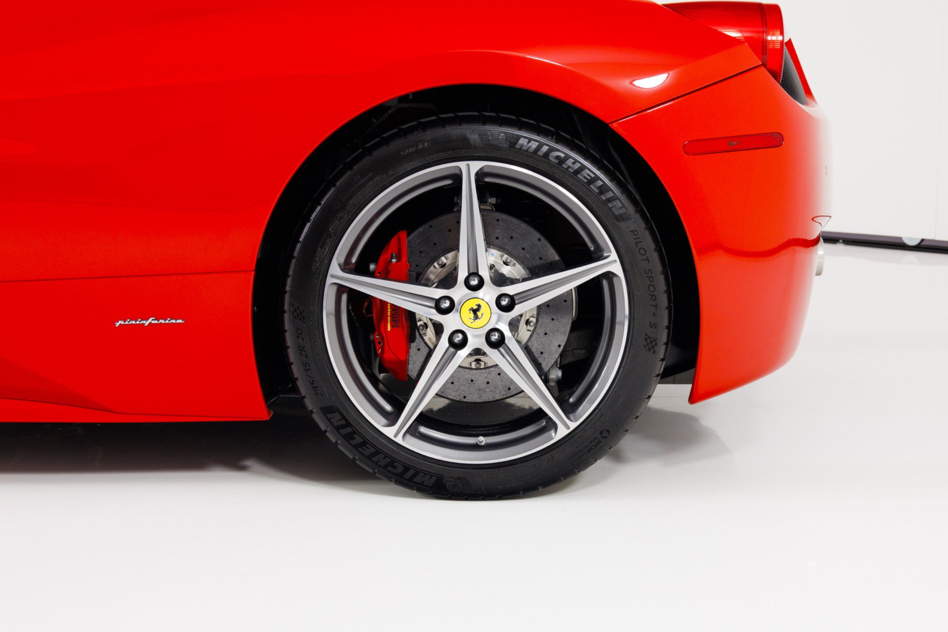 Used 2013 Ferrari 458 Spider RWD image 12