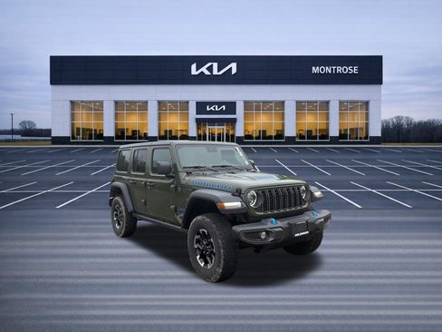Used 2024 Jeep Wrangler Unlimited Rubicon 4xe w/ Technology Group AWD/4WD image 3