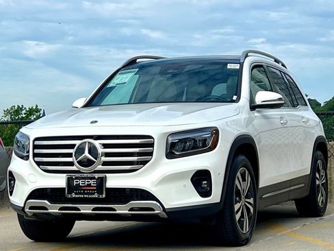 Certified 2026 Mercedes-Benz GLB 250 4MATIC image 4