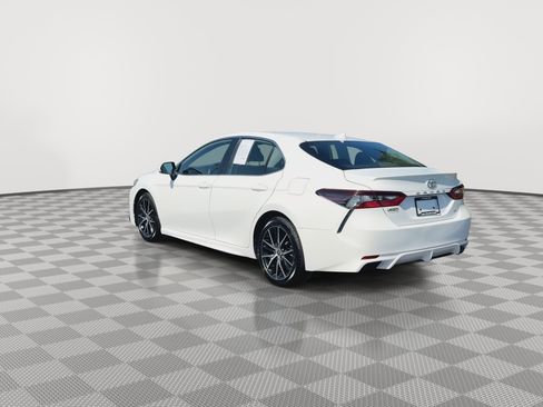 Used 2023 Toyota Camry SE FWD image 6