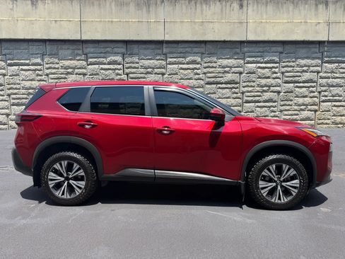 Used 2022 Nissan Rogue SV FWD image 6