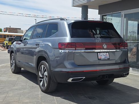 Used 2025 Volkswagen Atlas SE FWD image 4