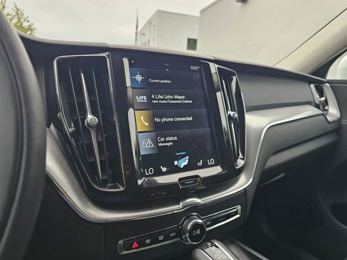 Used 2019 Volvo XC60 T6 Momentum w/ Premium Package AWD/4WD image 27