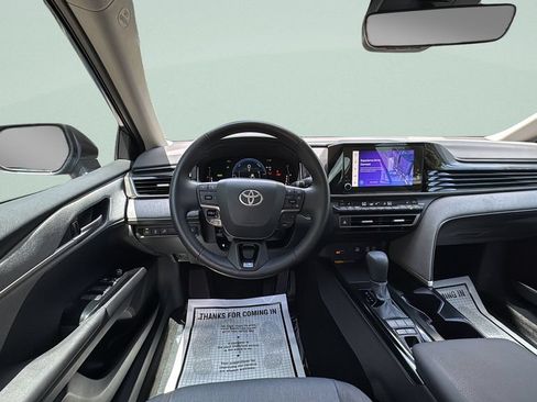 Used 2025 Toyota Camry LE w/ Convenience Package FWD image 11