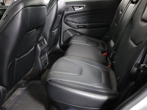 Used 2017 Ford Edge Titanium w/ Equipment Group 301A AWD/4WD image 18