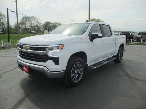 Used 2025 Chevrolet Silverado 1500 LT image 11