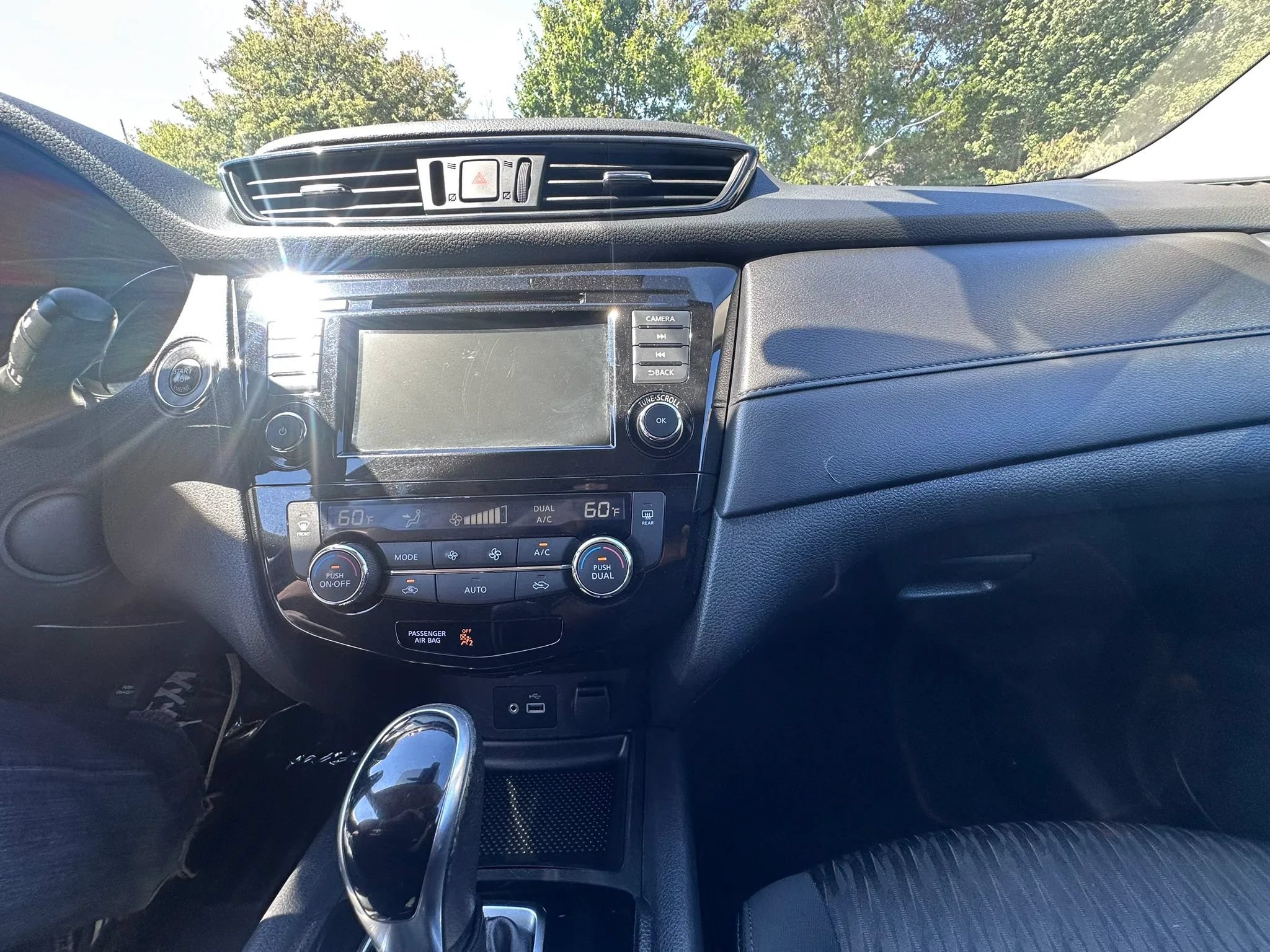 Used 2019 Nissan Rogue SV AWD/4WD image 14
