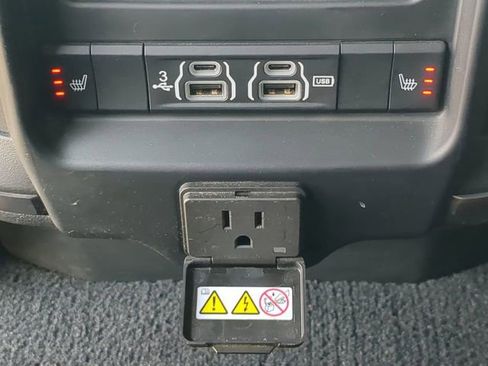 Used 2019 RAM 2500 Limited image 16