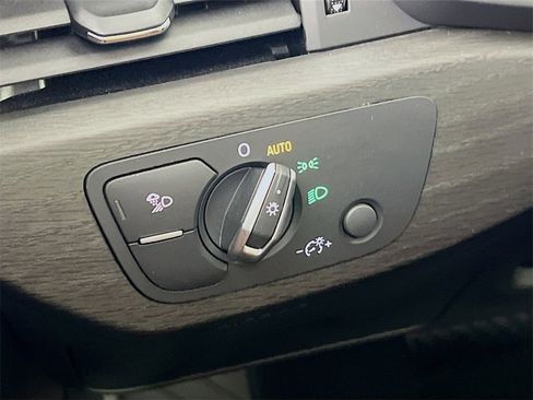 Used 2023 Audi A4 2.0T Premium w/ Convenience Package image 10