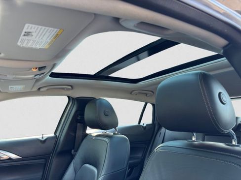 Used 2018 INFINITI QX30 Premium w/ Cargo Package image 12