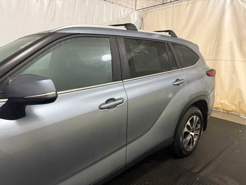 Certified 2023 Toyota Highlander XLE image 7