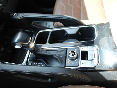 Used 2022 Kia Telluride SX w/ SX Prestige Package image 40