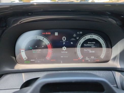 Used 2025 Toyota Crown Signia w/ Advanced Technology Package image 14