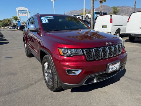 Used 2021 Jeep Grand Cherokee Limited image 2