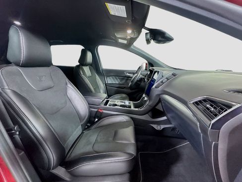 Used 2022 Ford Edge ST image 26